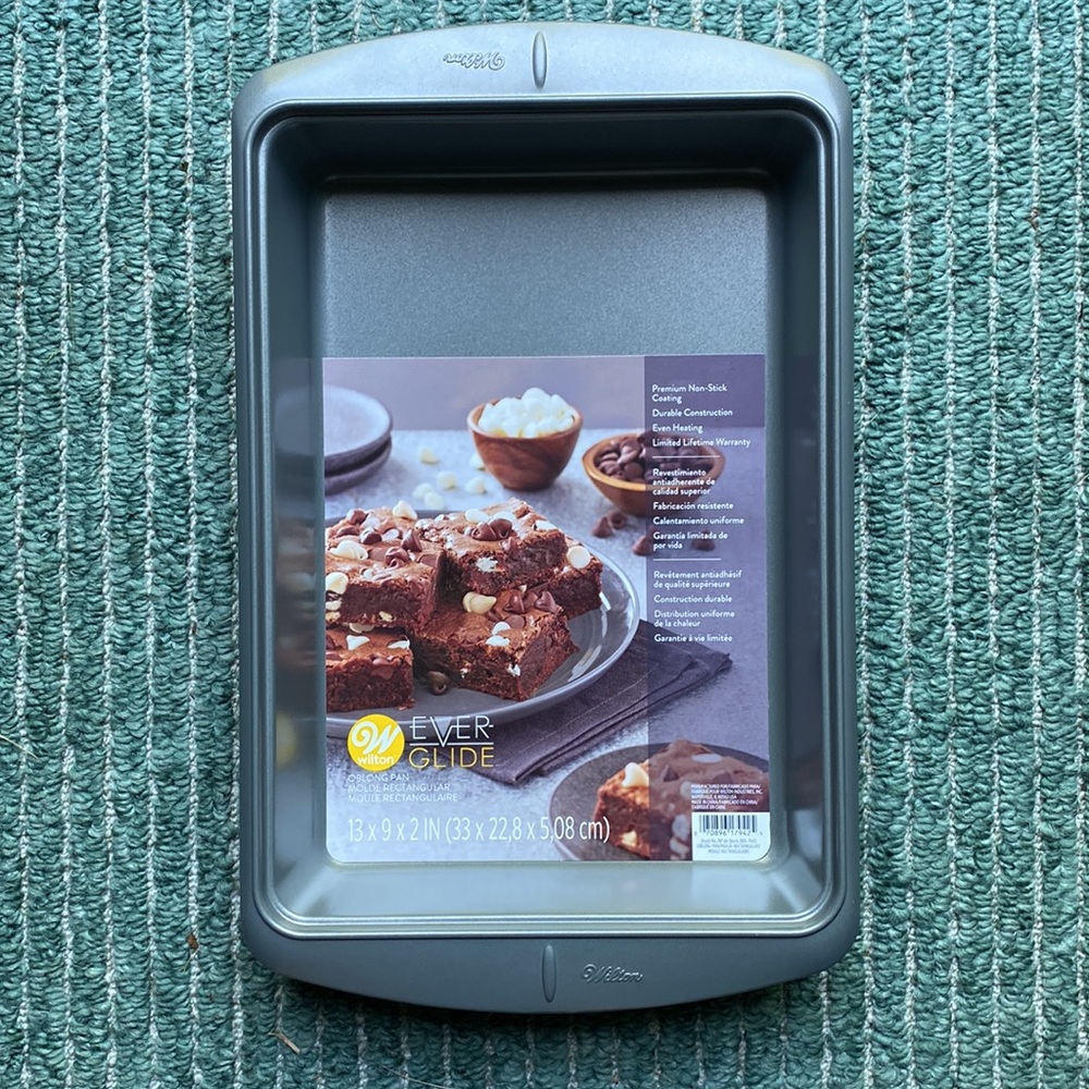 NEW Wilton Ever-Glide Oblong Pan 13x9x2